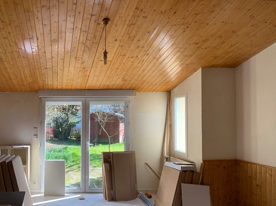 Vue intérieure d'un velux double en toiture inclinée